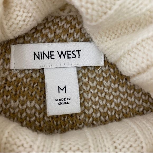 Nine West Long Sleeve Cheetah Print Turtleneck Sweater Size Medium - Picture 8 of 10